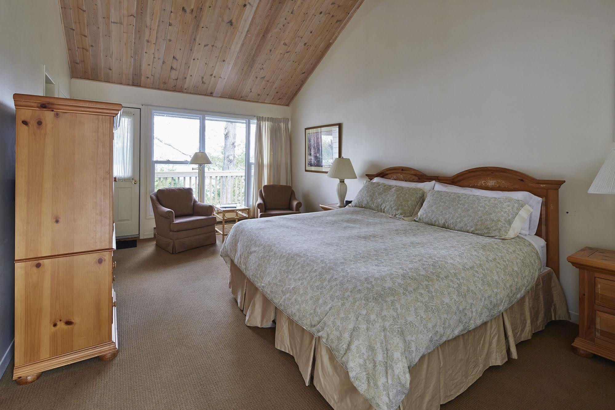 Sir Sam'S Inn & Spa (Adults Only) Haliburton Zewnętrze zdjęcie